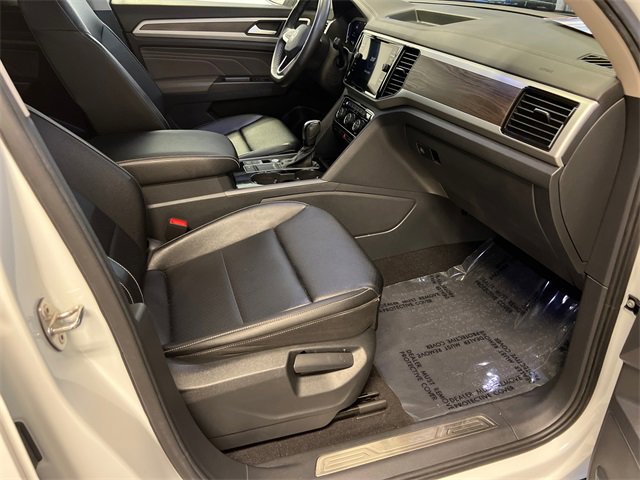 Certified 2023 Volkswagen Atlas SE image 11