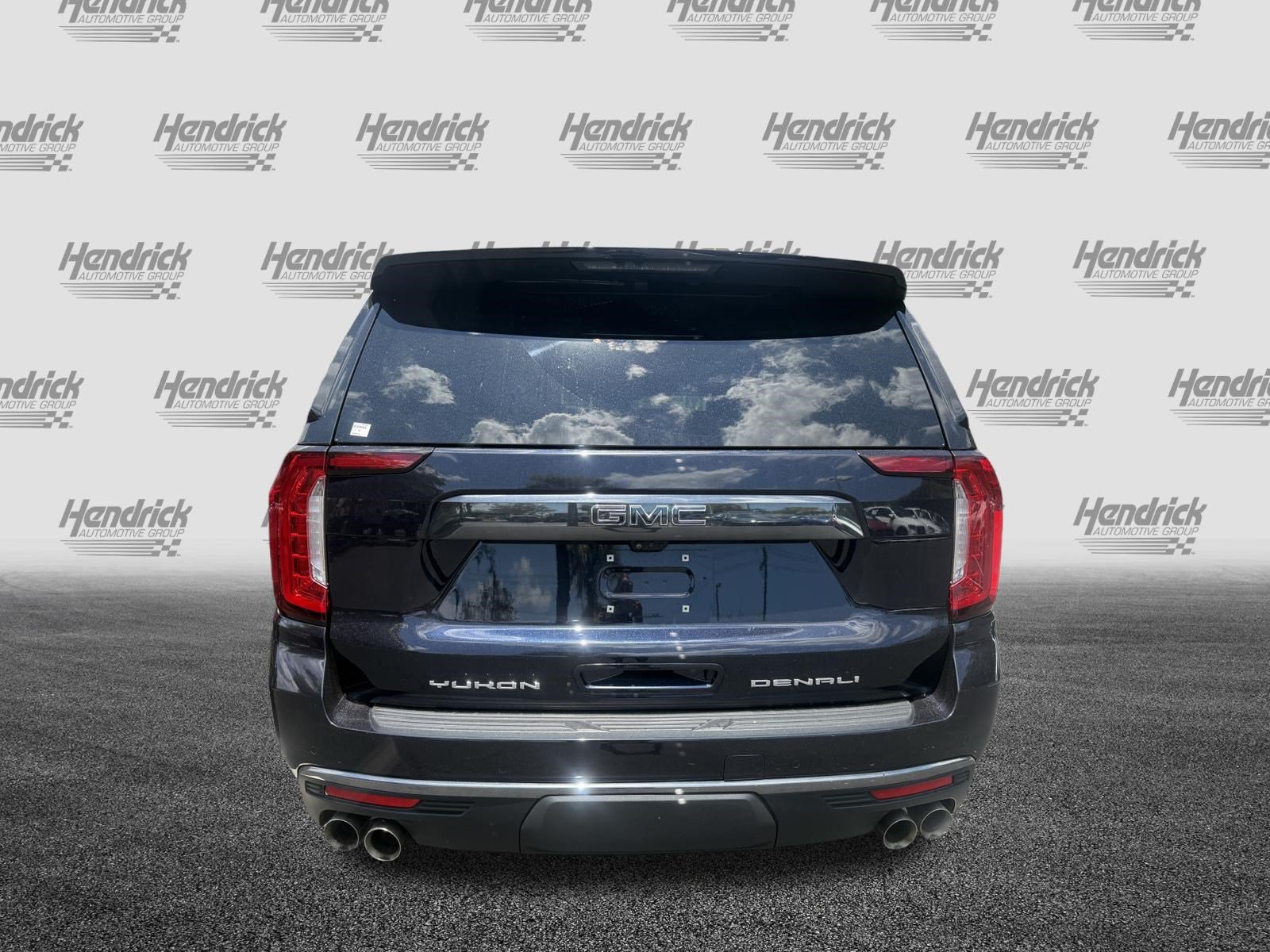 Used 2023 GMC Yukon Denali Ultimate AWD/4WD image 9