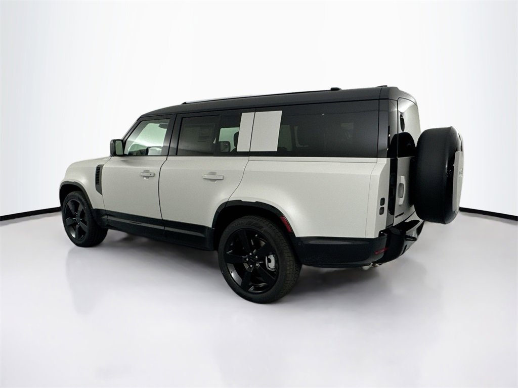 New 2026 Land Rover Defender 130 X-Dynamic SE image 7