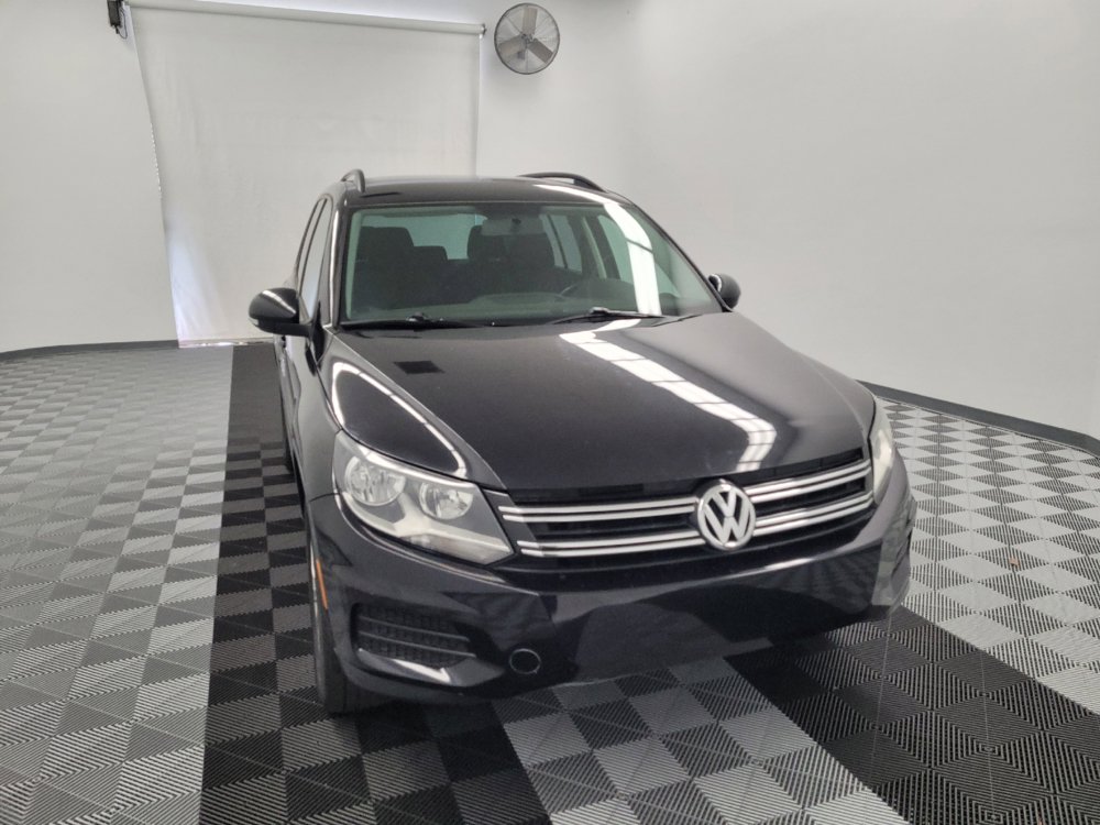 Used 2017 Volkswagen Tiguan Limited w/ Premium Package FWD image 14