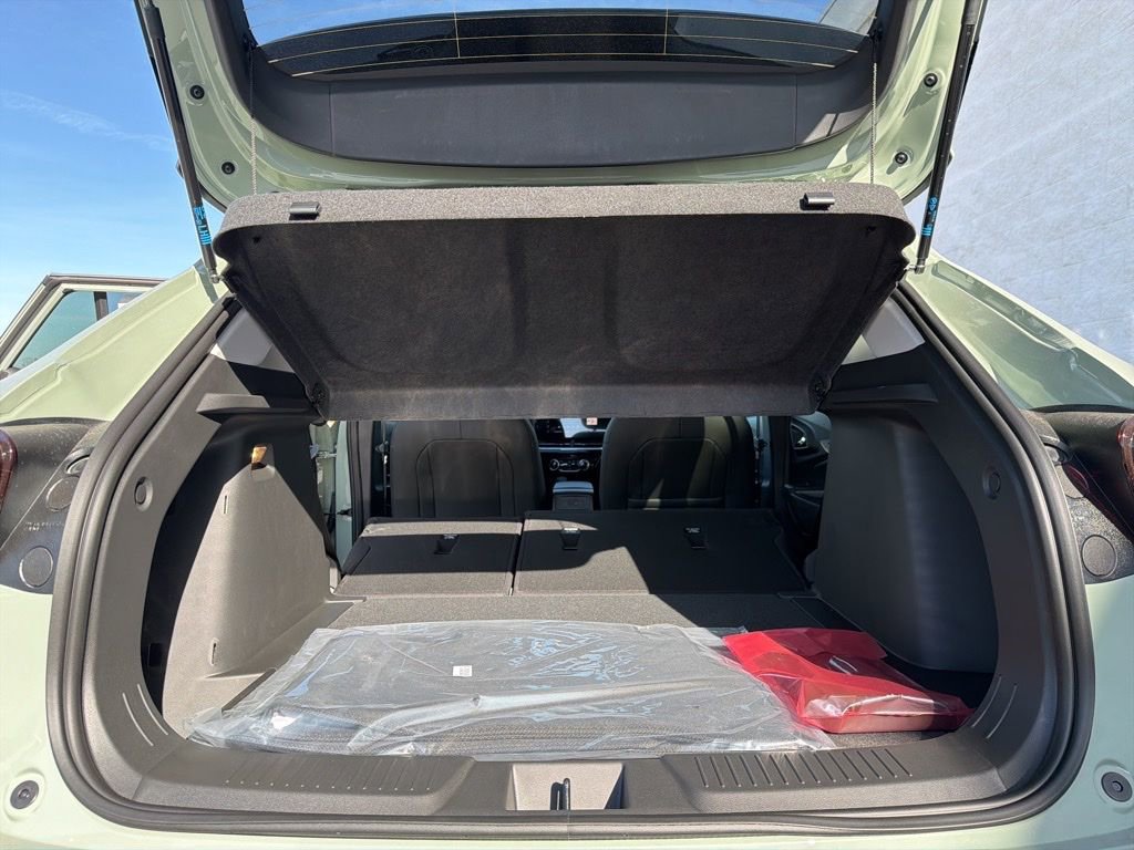 New 2026 Chevrolet Trax ACTIV w/ Sunroof Package image 25