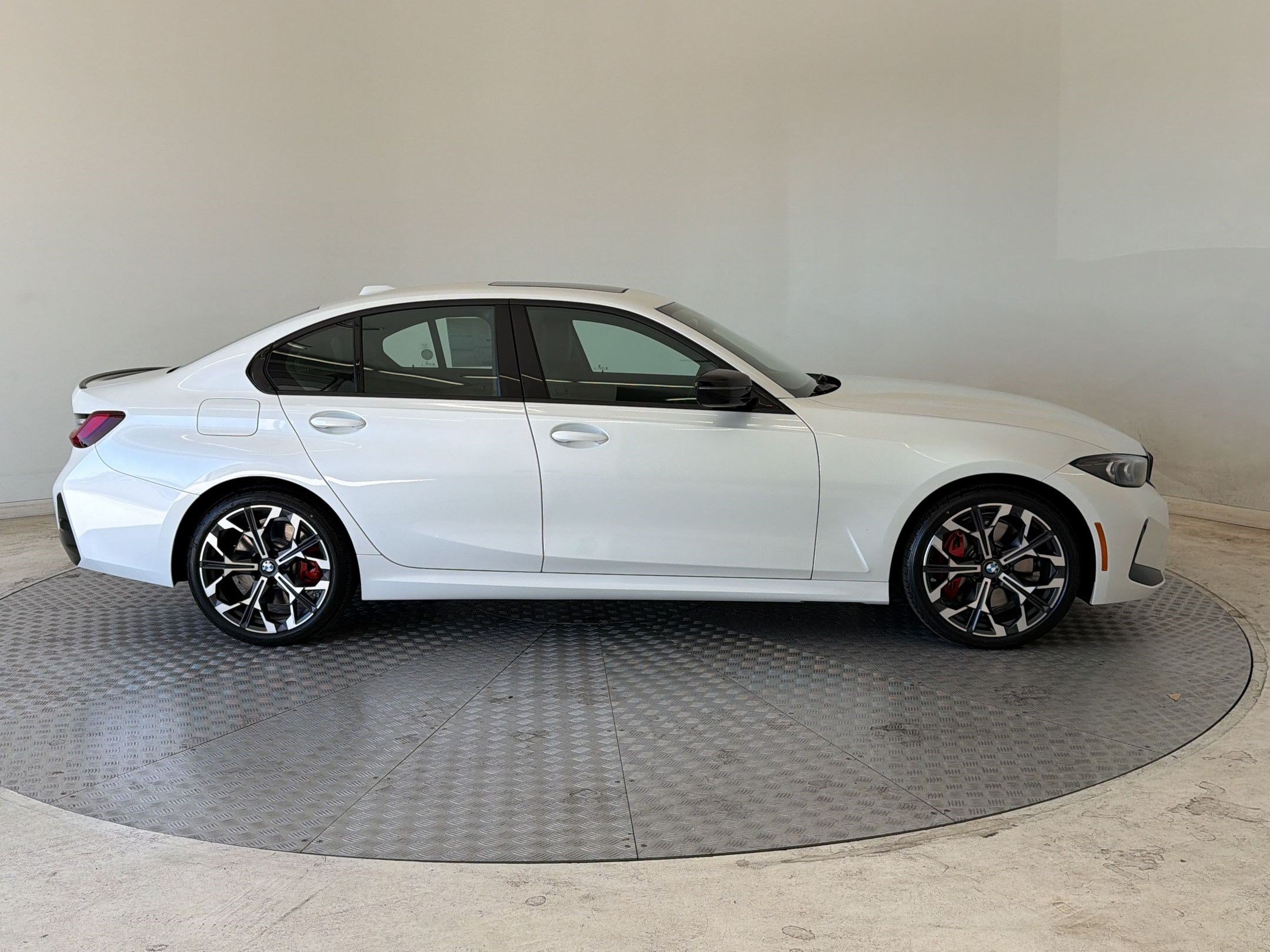 New 2026 BMW 330i xDrive Sedan w/ M Sport Package AWD/4WD image 8