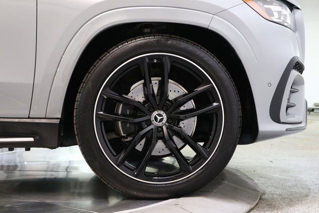 Used 2024 Mercedes-Benz GLS 580 4MATIC image 18