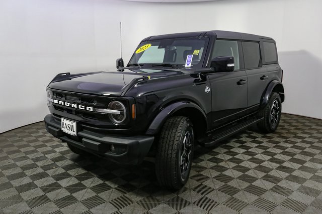 Used 2023 Ford Bronco Outer Banks image 5
