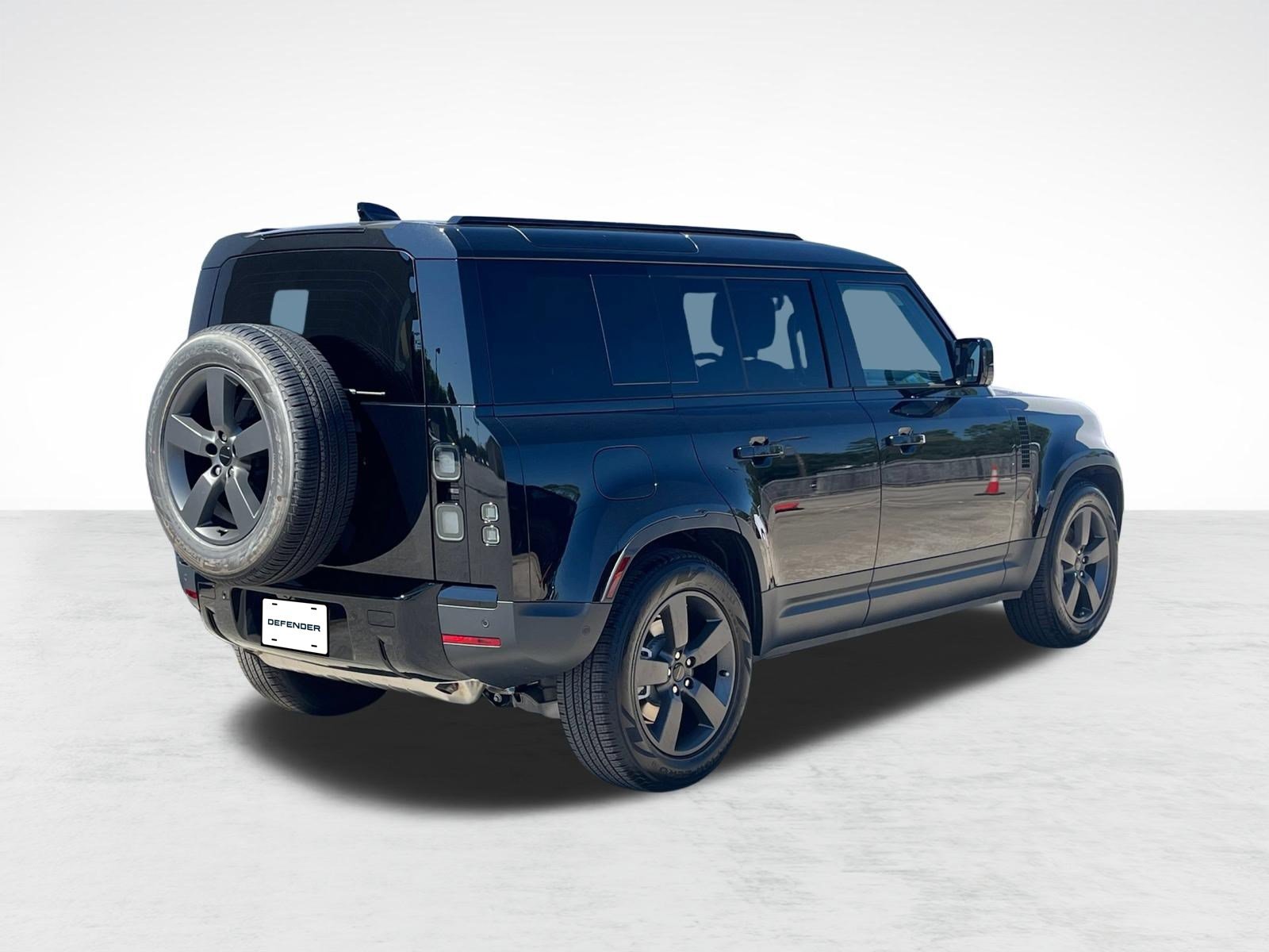 Used 2026 Land Rover Defender 110 S AWD/4WD image 9