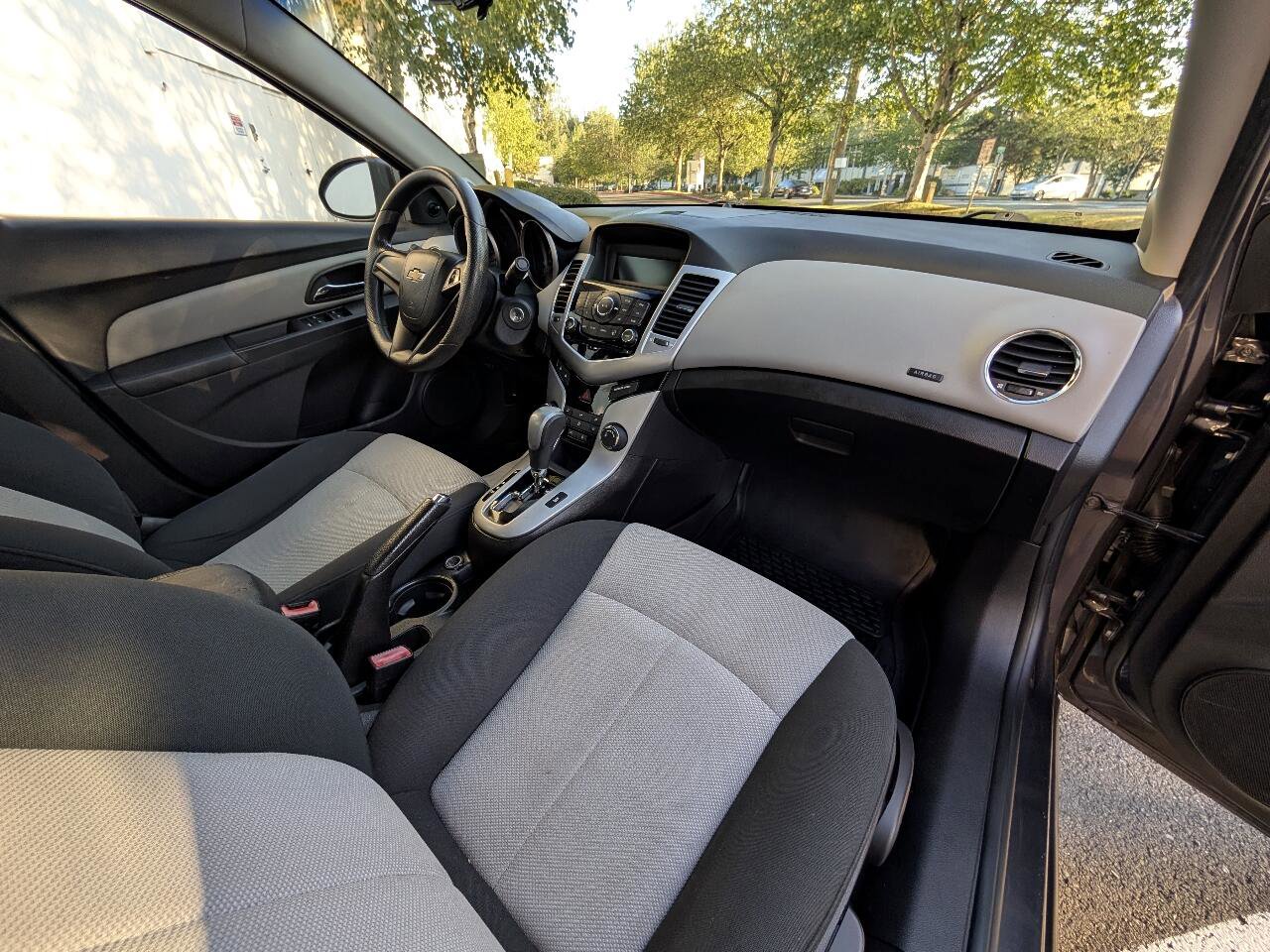 Used 2011 Chevrolet Cruze LS w/ Connectivity Package image 11