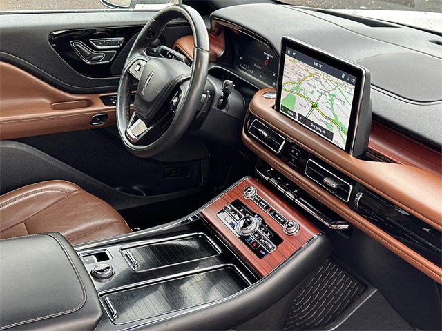 Used 2022 Lincoln Aviator Reserve w/ Equipment Group 201A image 10