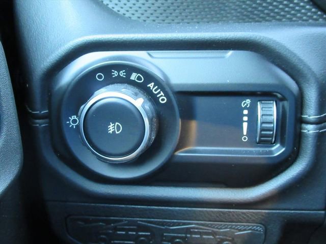 Certified 2025 Jeep Wrangler Unlimited Rubicon w/ Convenience Group AWD/4WD image 21