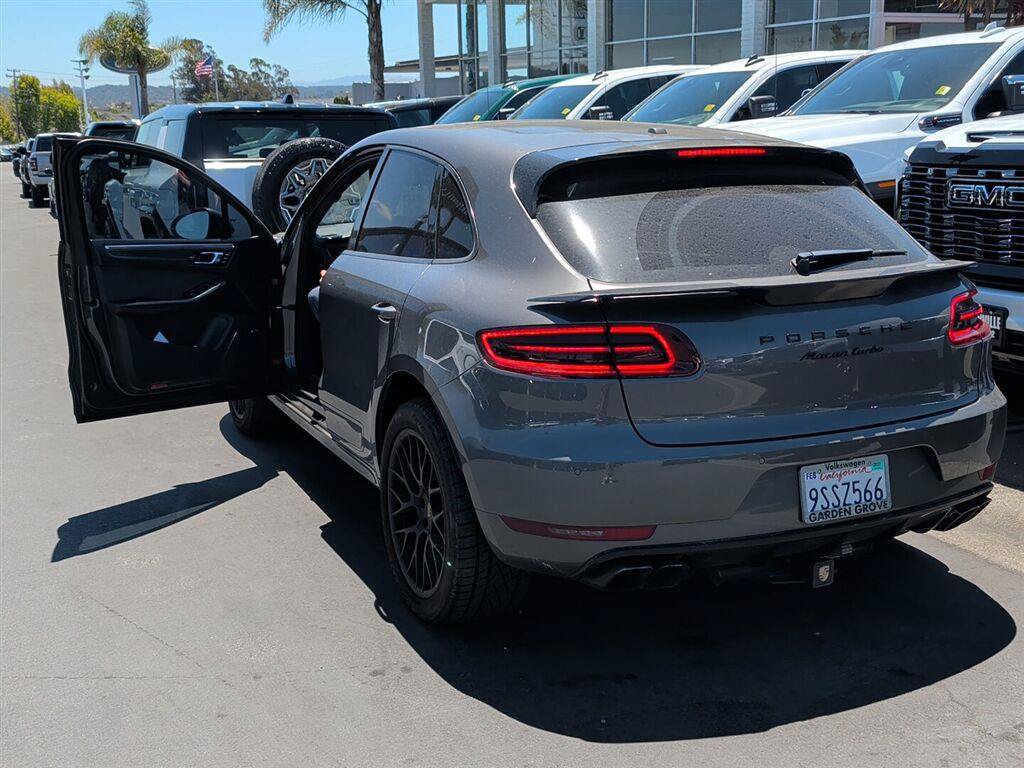 Used 2015 Porsche Macan Turbo AWD/4WD image 3