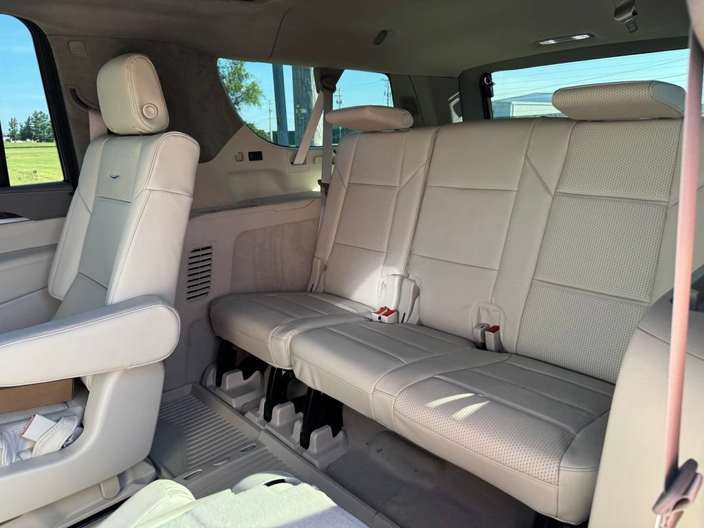 New 2026 Cadillac Escalade ESV Platinum Luxury w/ LPO, Radiant Package AWD/4WD image 18