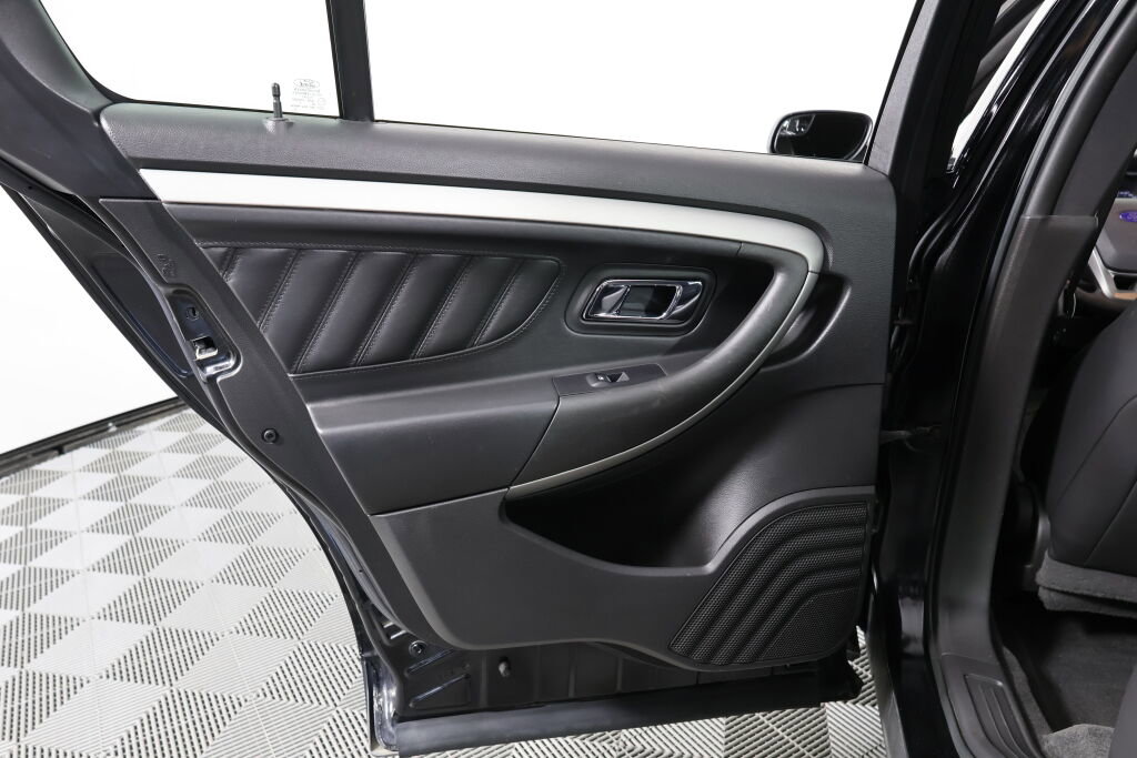 Used 2017 Ford Taurus SEL image 16