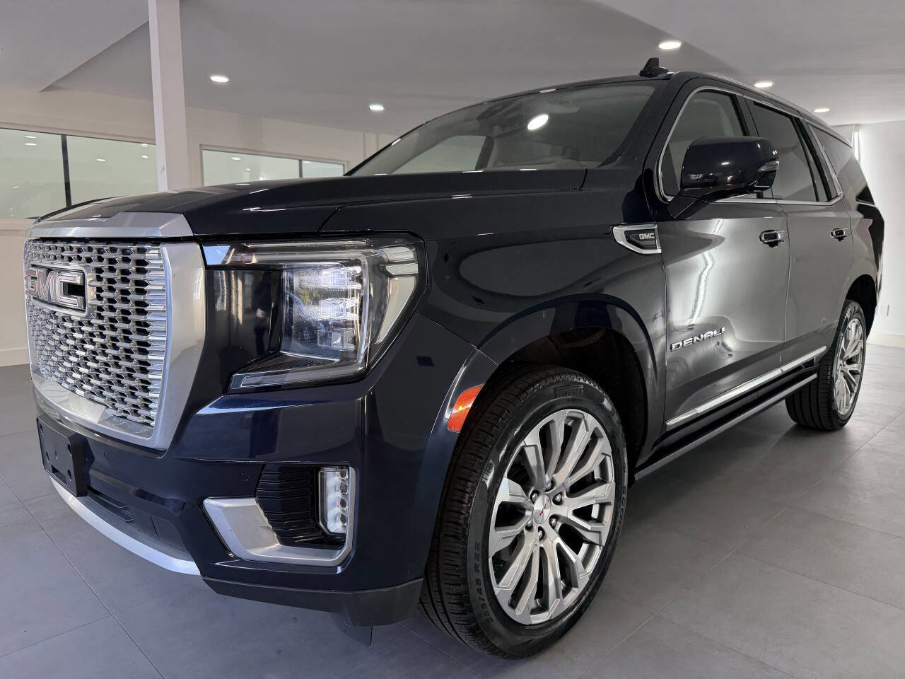 Used 2022 GMC Yukon Denali image 1
