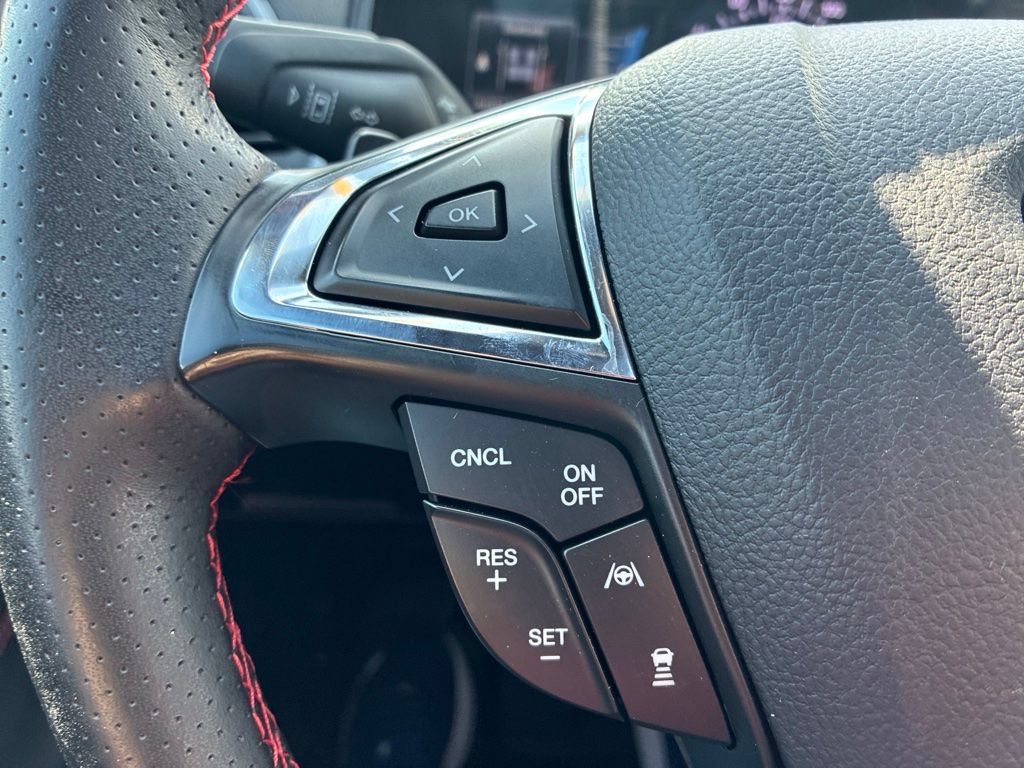 Used 2022 Ford Edge ST-Line w/ Class II Trailer Tow Package AWD/4WD image 13