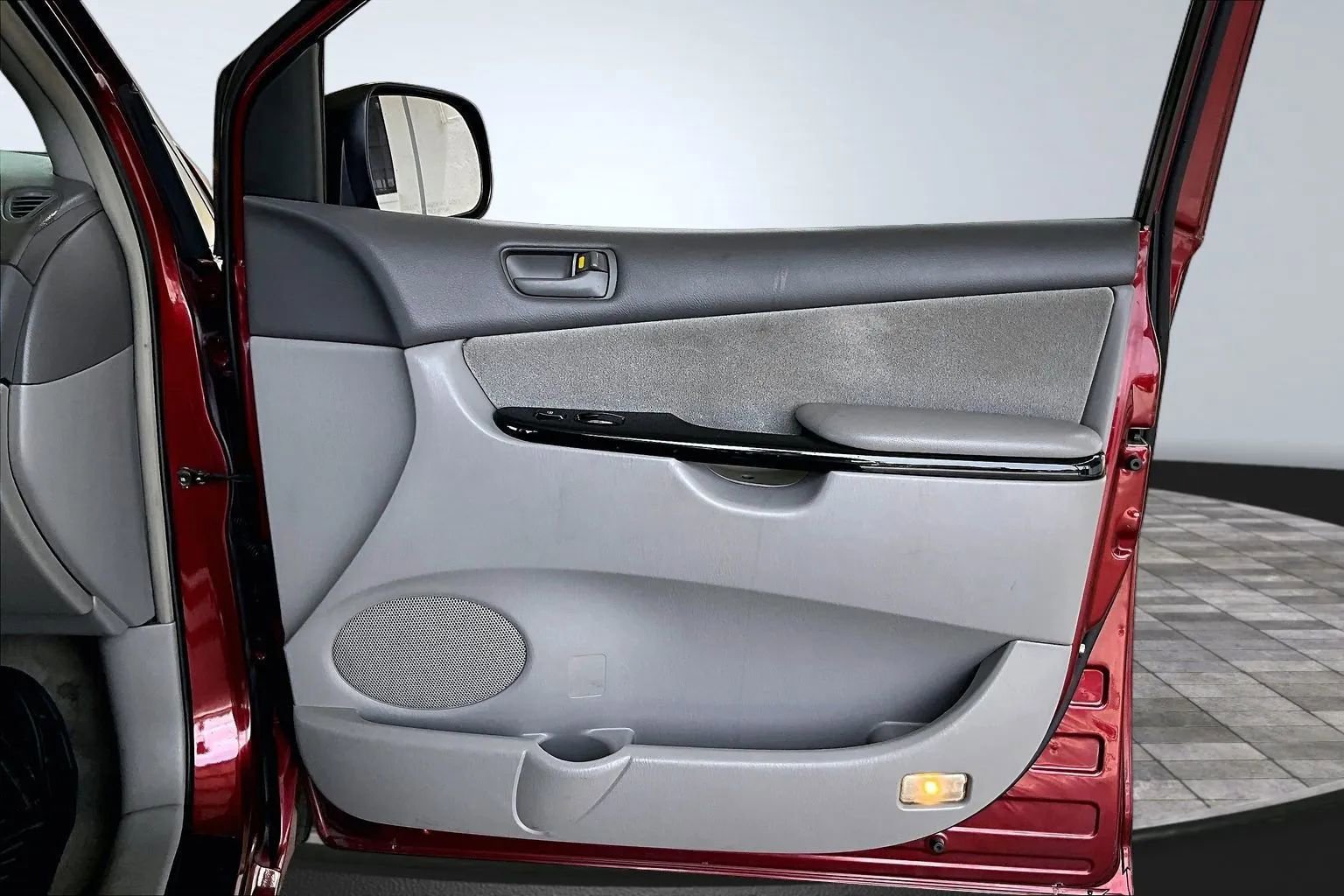 Used 2004 Toyota Sienna FWD image 22