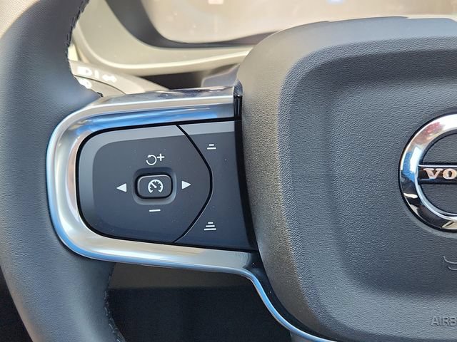New 2025 Volvo XC40 B5 Ultra w/ Climate Package AWD/4WD image 17