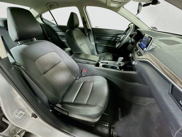 Used 2024 Nissan Altima 2.5 SV image 25