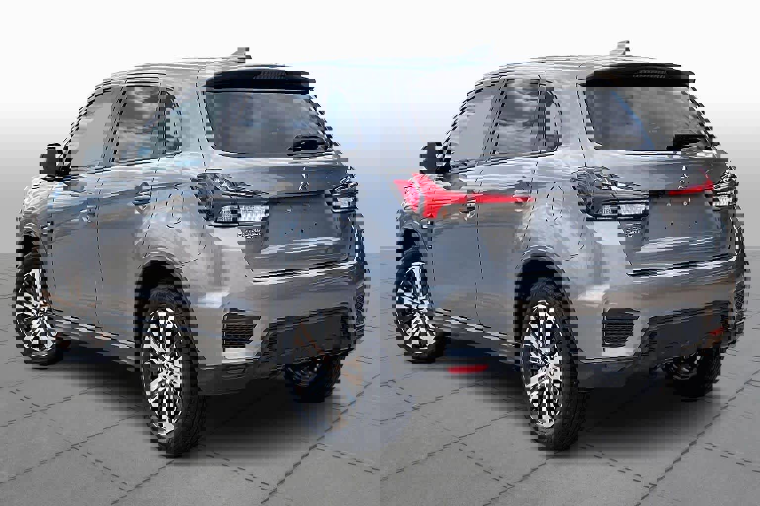 Used 2025 Mitsubishi Outlander Sport ES image 13