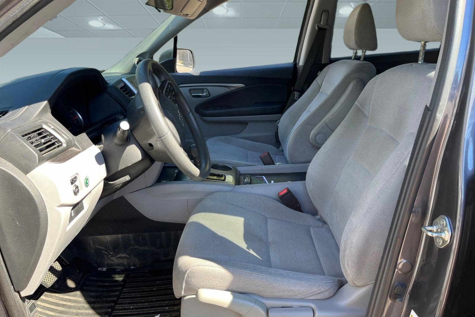 Used 2019 Honda Pilot LX image 3