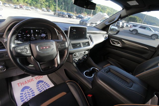 Used 2023 GMC Yukon XL AT4 w/ Technology Package image 9