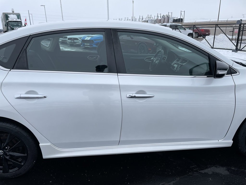 Used 2017 Nissan Sentra SR w/ SR Midnight Edition image 30