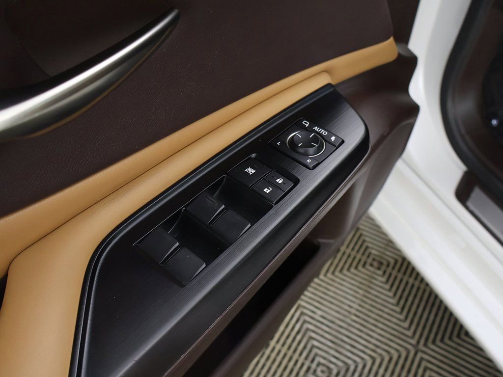 Used 2020 Lexus ES 350 w/ Premium Package image 38