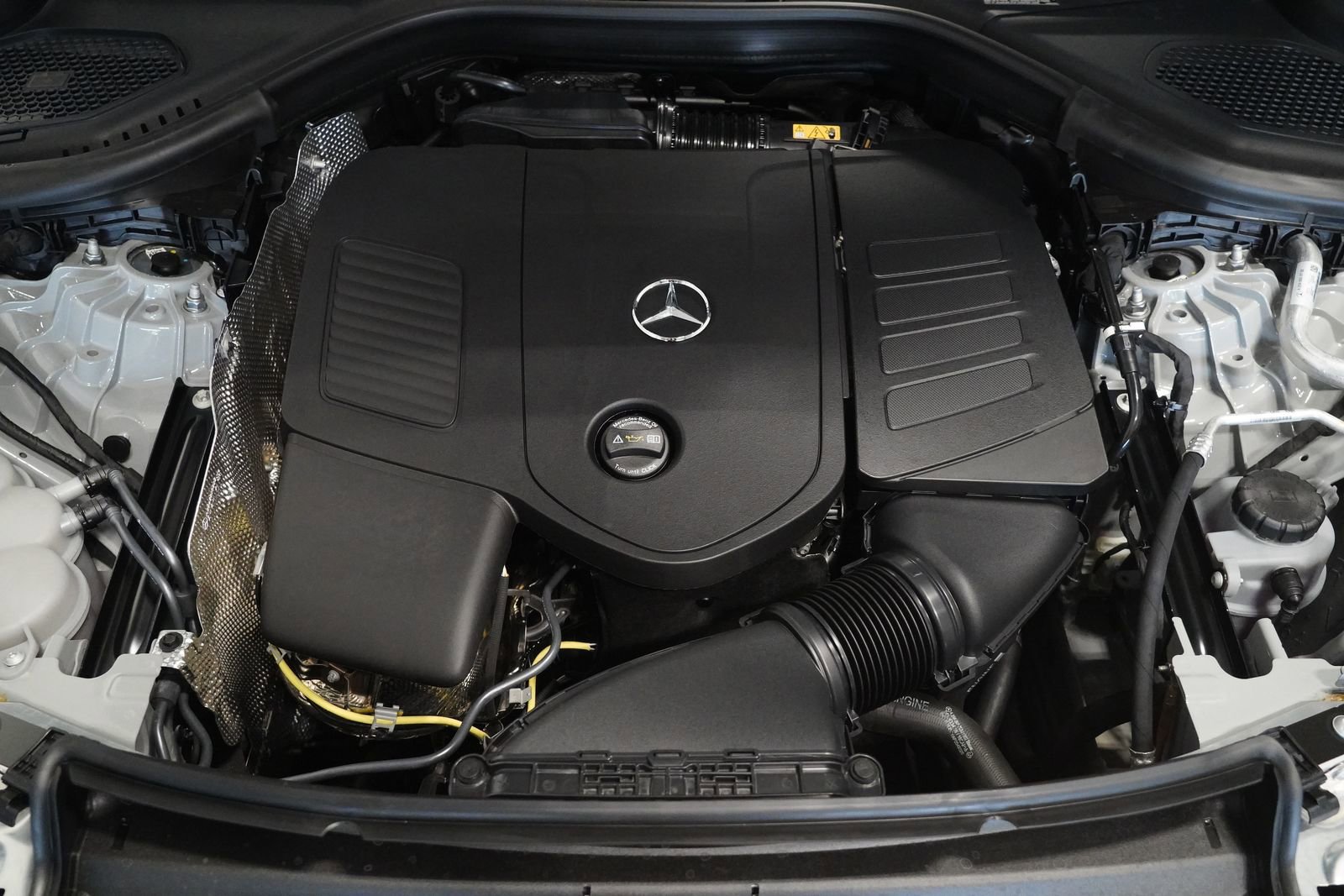 Certified 2025 Mercedes-Benz GLC 300 4MATIC image 28