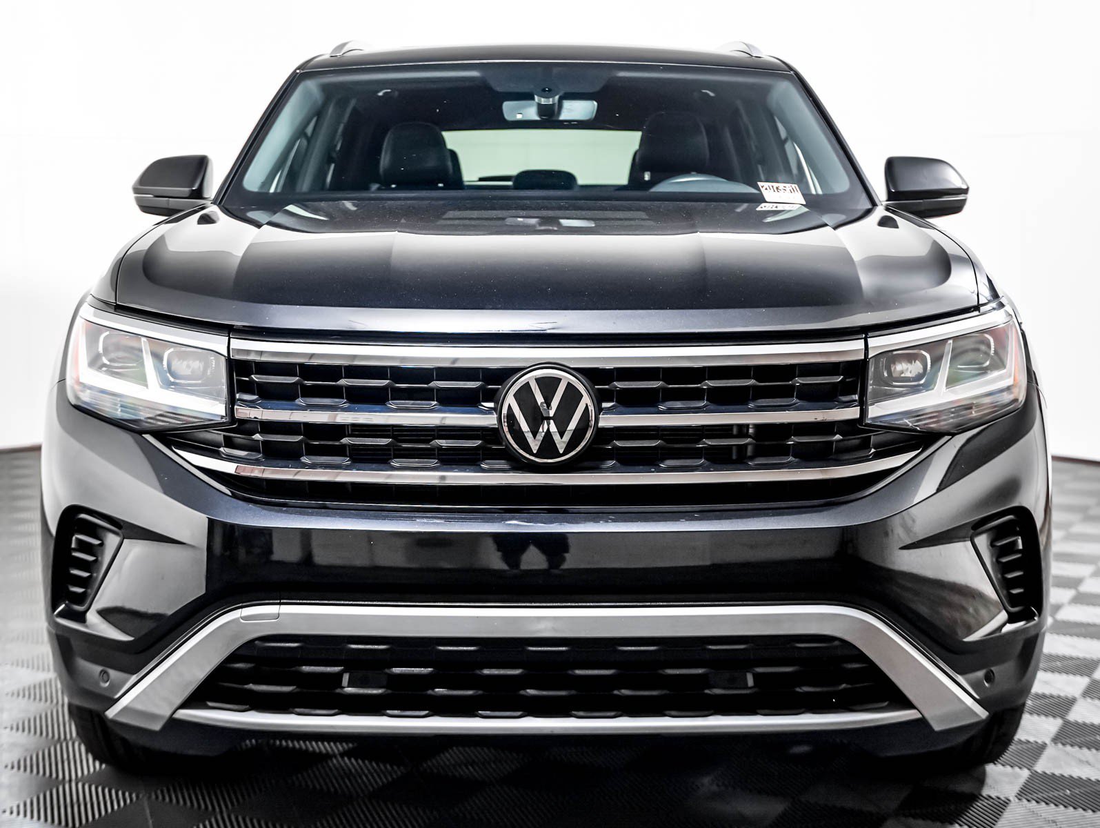 Used 2023 Volkswagen Atlas Cross Sport SE w/ Panoramic Sunroof Package FWD image 6