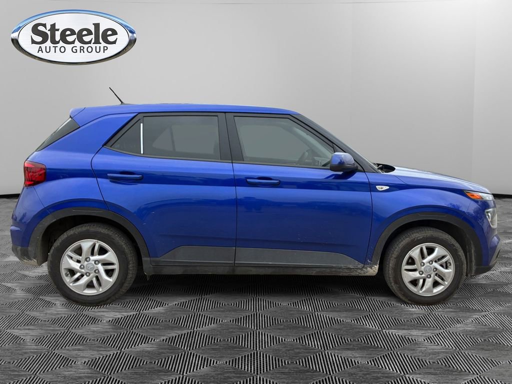 Used 2025 Hyundai Venue SE FWD image 6