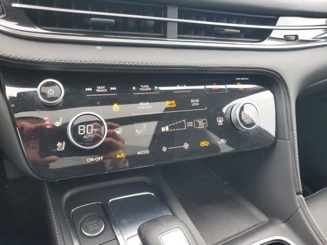 Used 2023 INFINITI QX60 Luxe w/ Performance Audio Package image 38