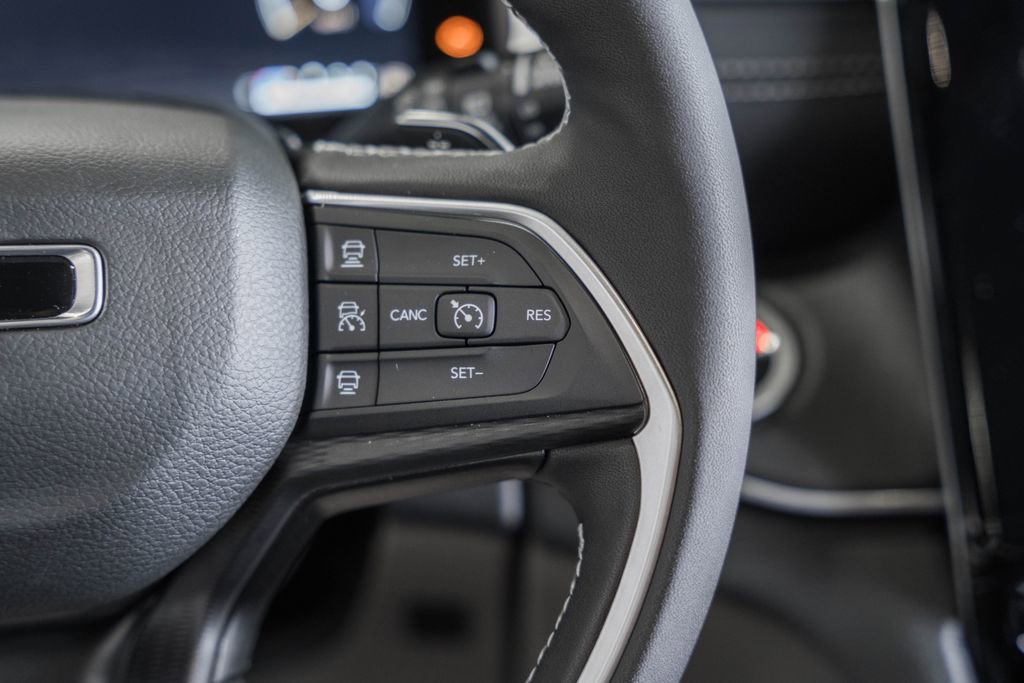 New 2025 Jeep Grand Cherokee Altitude image 26