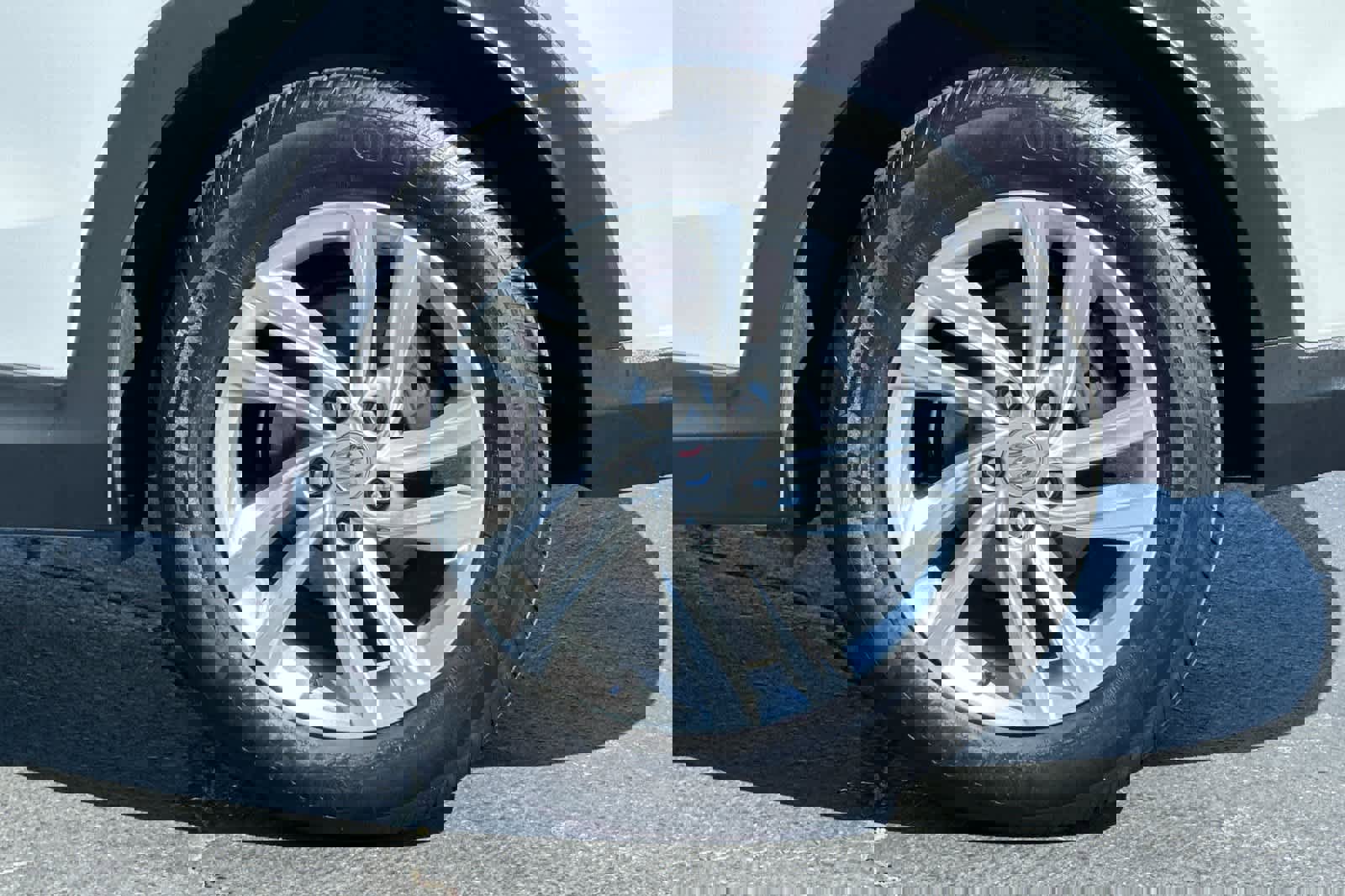 Used 2024 Buick Envista Preferred image 31