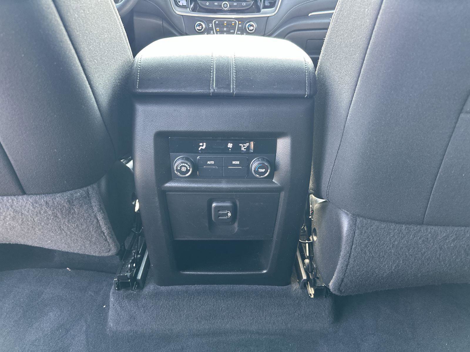 Used 2022 Chevrolet Traverse LT image 22