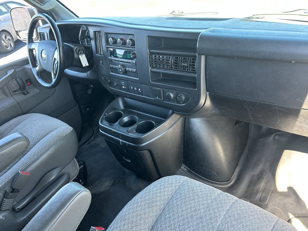 Used 2019 Chevrolet Express 2500 LS w/ Driver Convenience Package RWD image 28