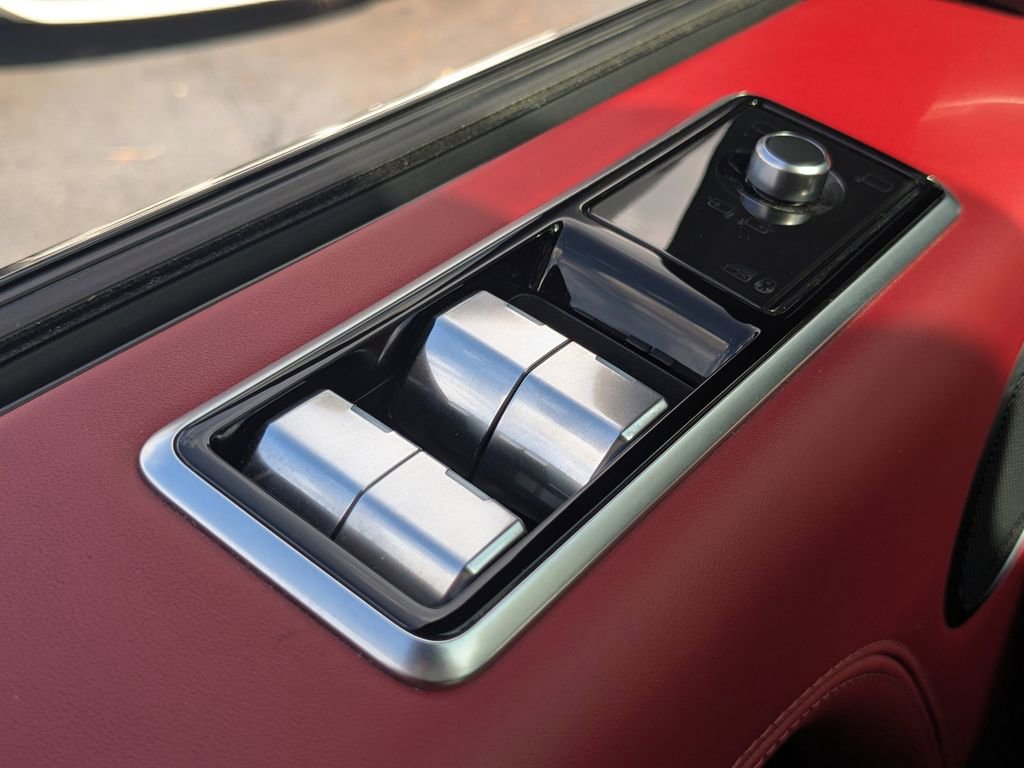 Used 2019 Land Rover Range Rover Autobiography image 10