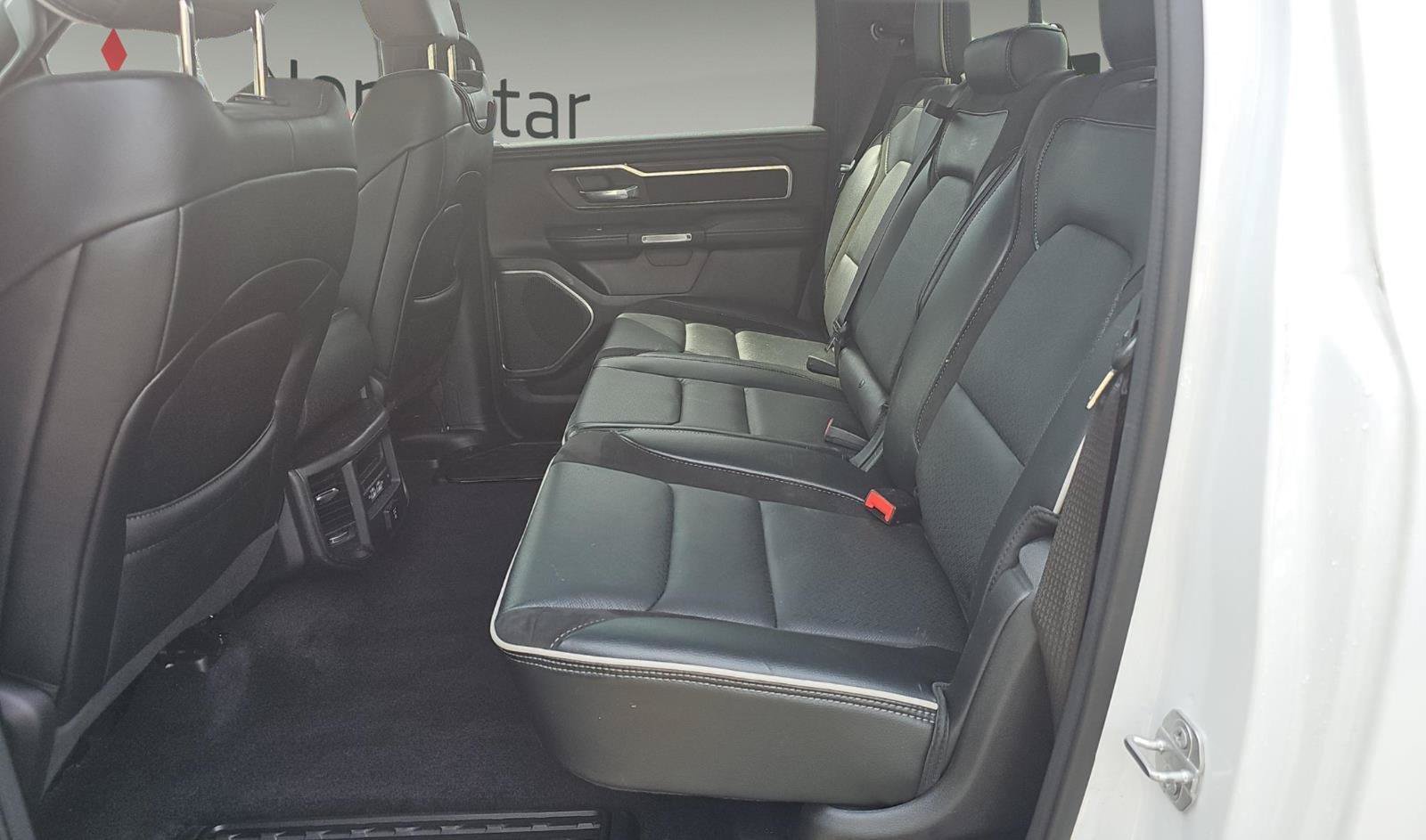 Used 2025 RAM 1500 Laramie AWD/4WD image 13