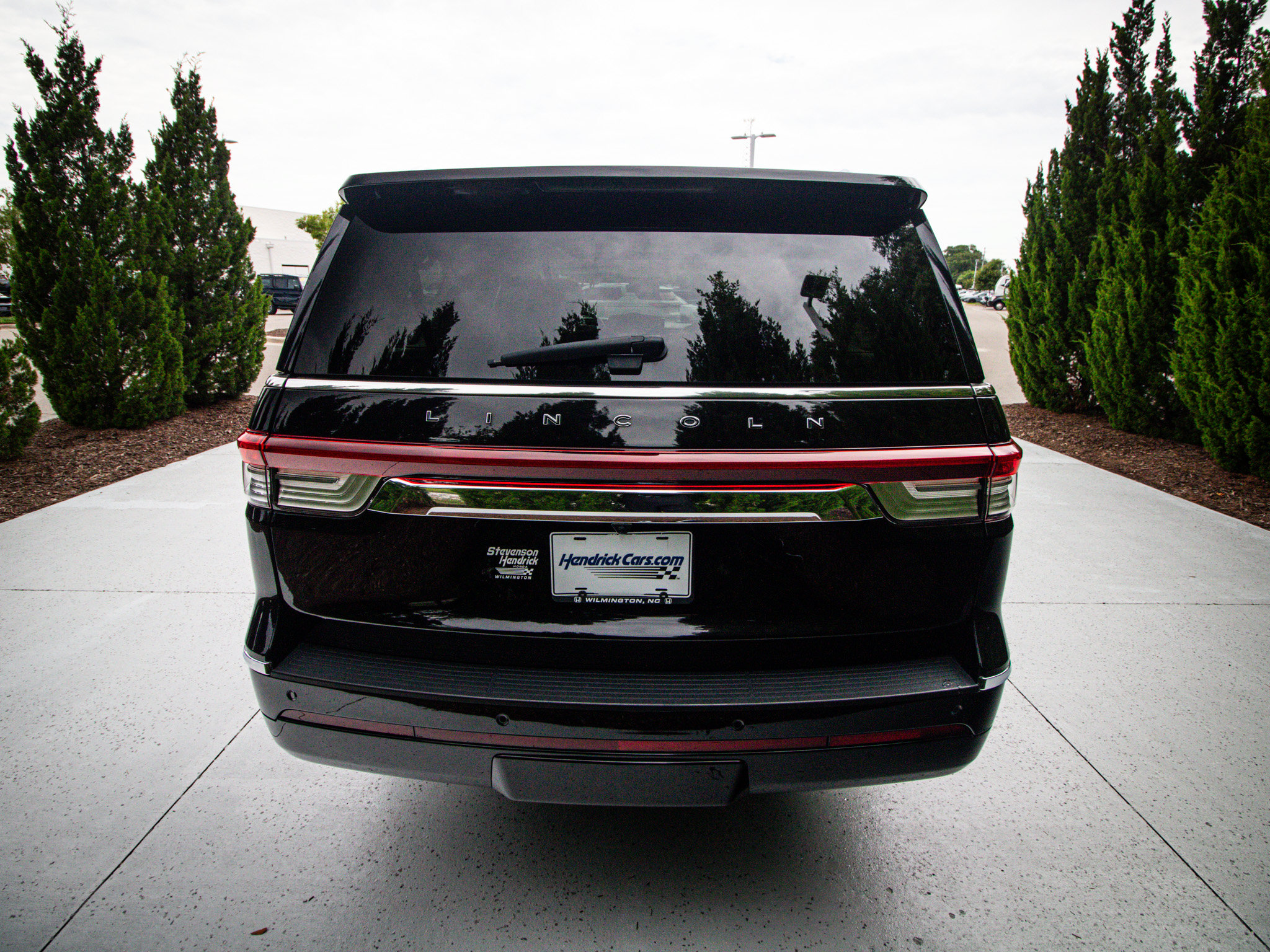 Used 2024 Lincoln Navigator L Black Label AWD/4WD image 9