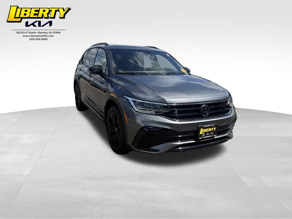 Used 2024 Volkswagen Tiguan SE R-Line AWD/4WD image 1