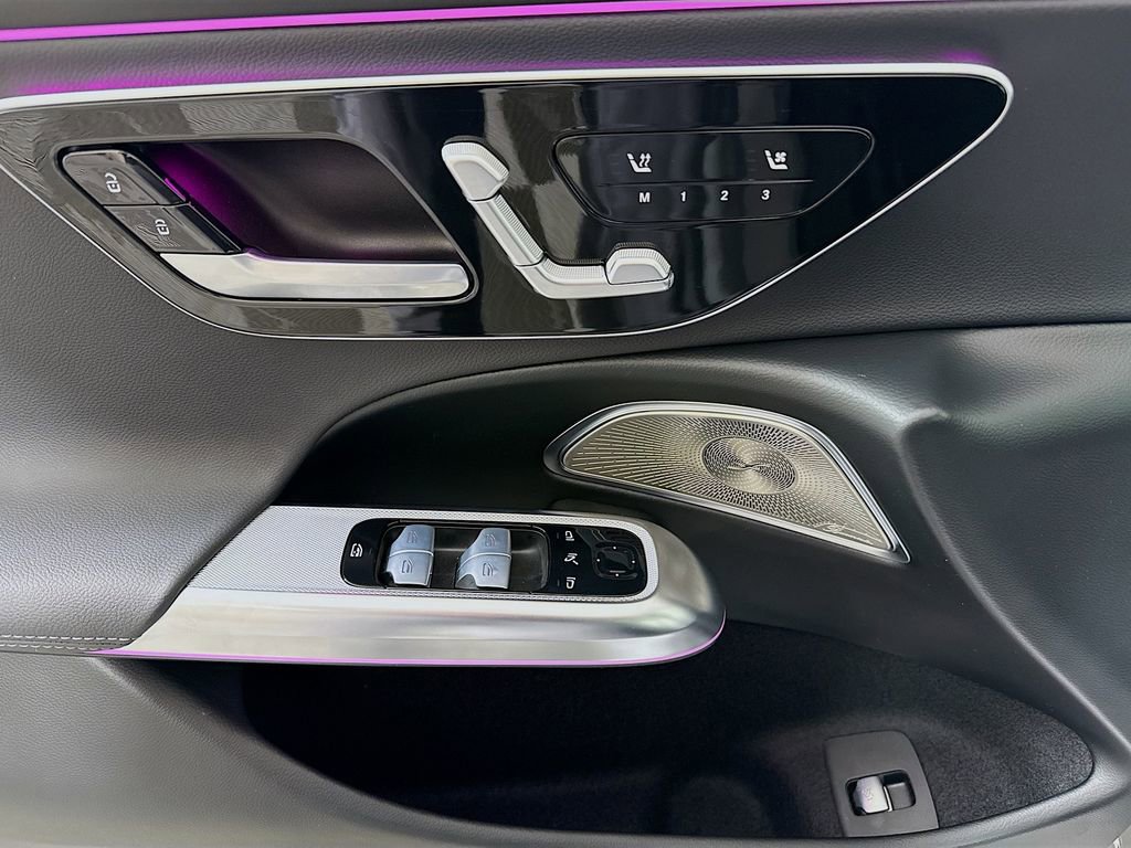 Used 2024 Mercedes-Benz E 350 4MATIC Sedan w/ MBUS Superscreen Package image 18