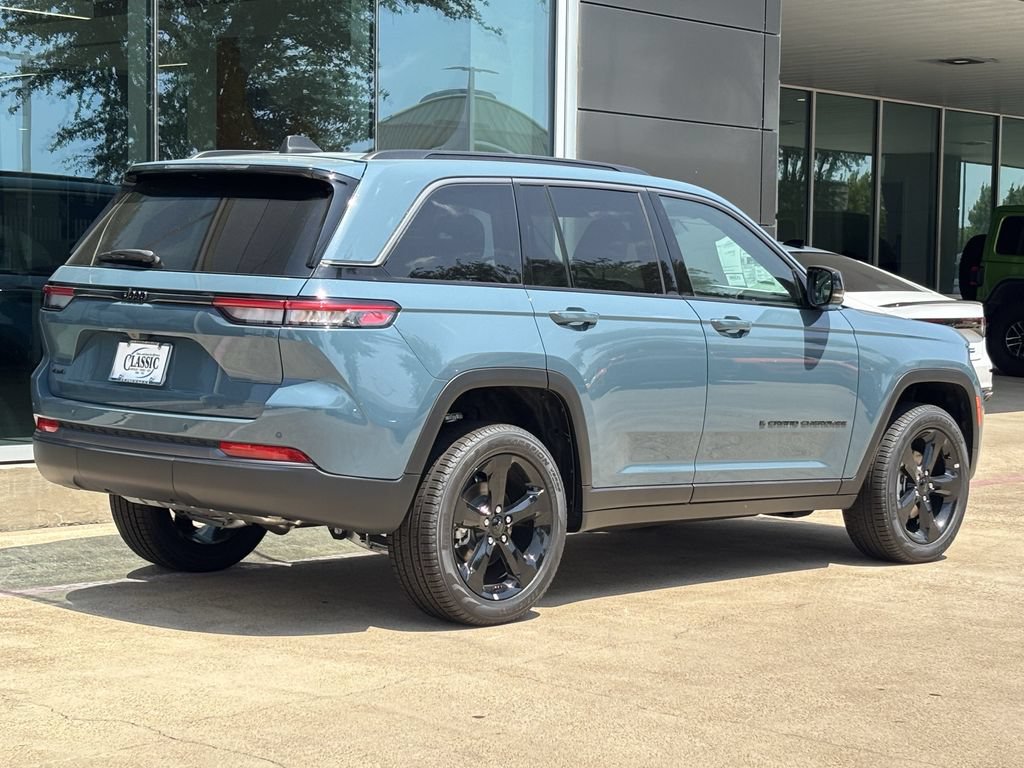 New 2026 Jeep Grand Cherokee Limited w/ Limited Altitude Package AWD/4WD image 3