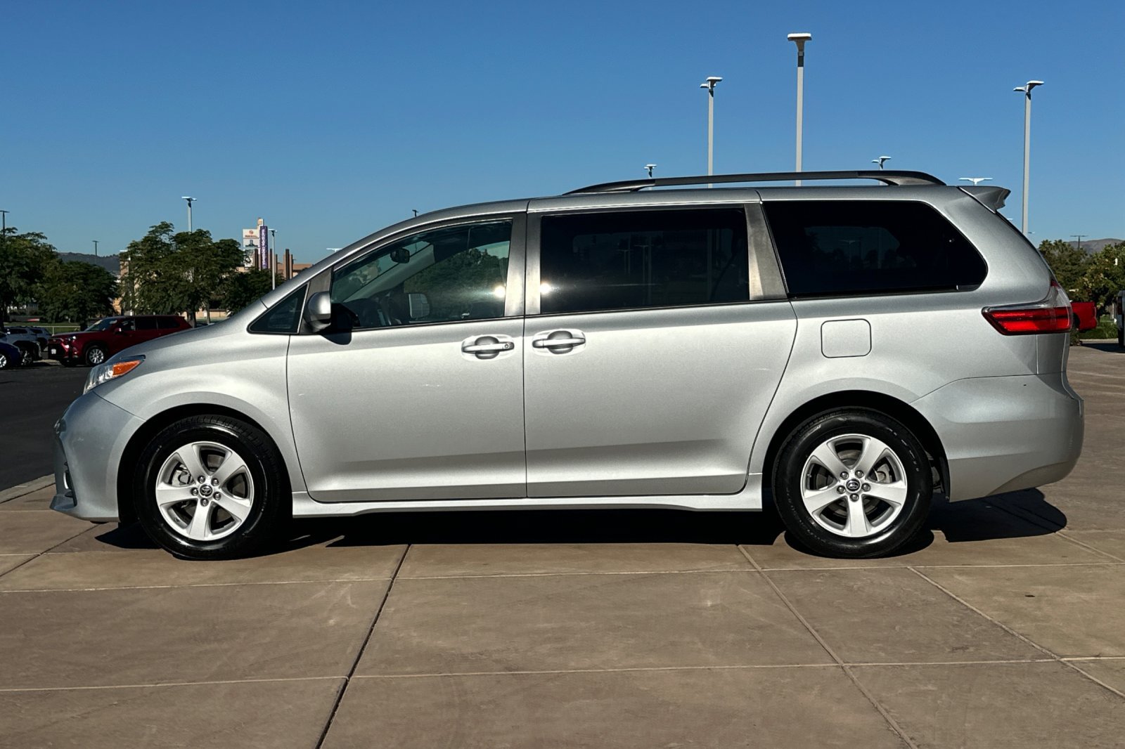 Used 2020 Toyota Sienna LE FWD image 7