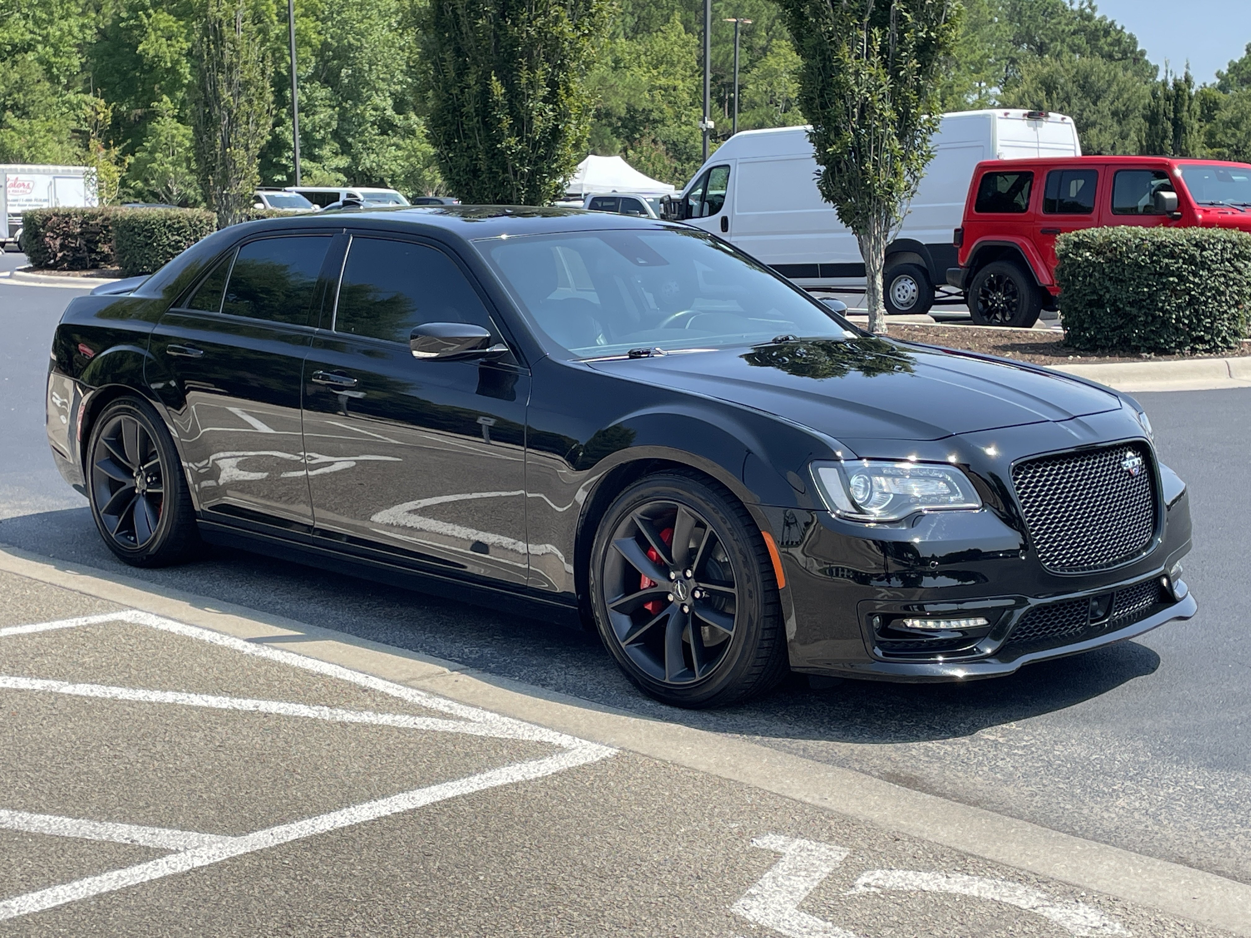 Used 2023 Chrysler 300 C RWD image 2
