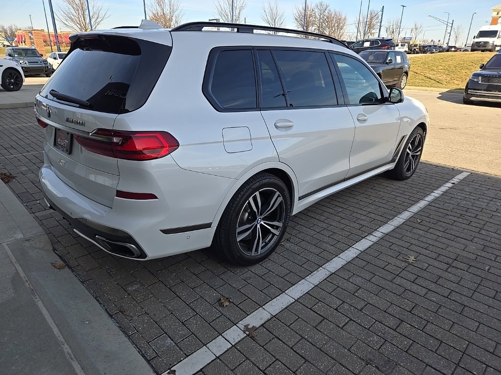 Used 2022 BMW X7 M50i image 5