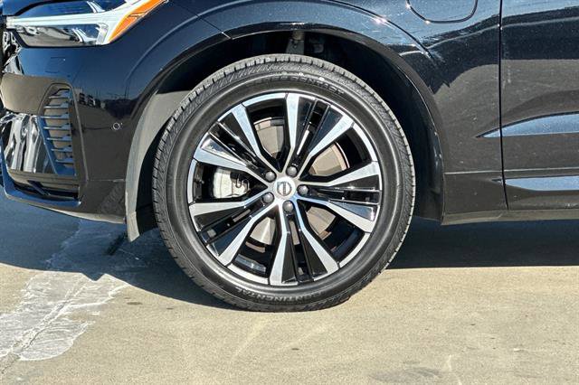 Certified 2023 Volvo XC60 T8 Plus w/ Climate Package image 31