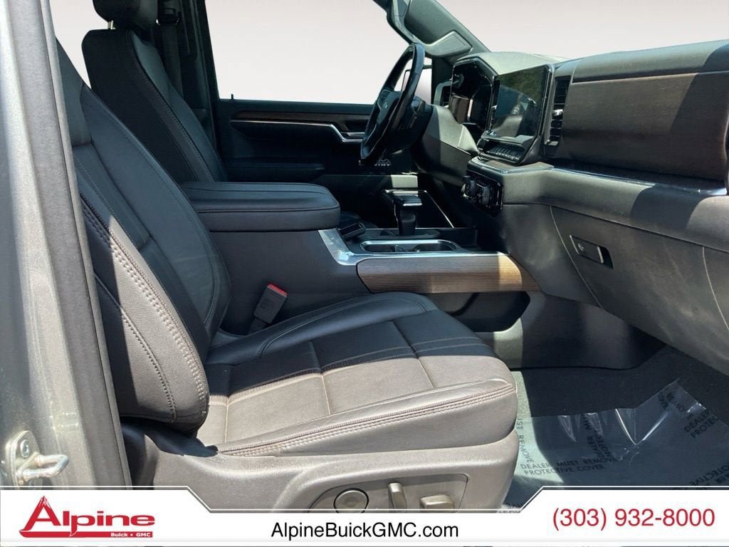 Used 2023 Chevrolet Silverado 1500 High Country w/ High Country Premium Package AWD/4WD image 15