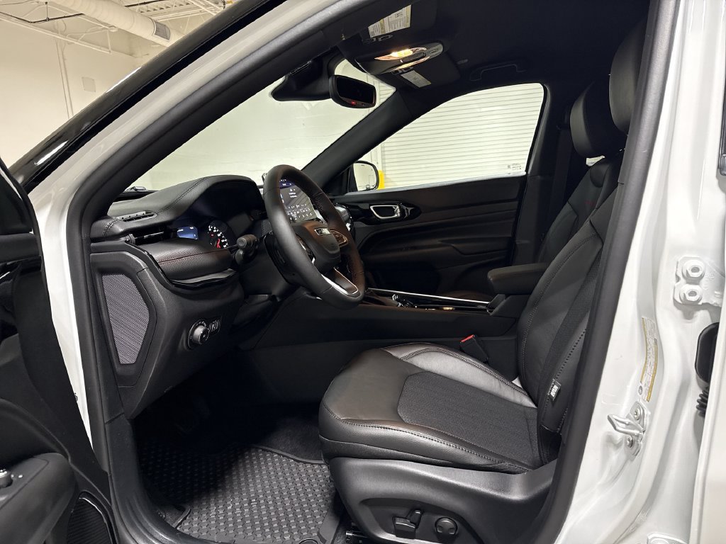 New 2026 Jeep Compass Trailhawk AWD/4WD image 19
