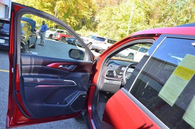 Used 2024 Chevrolet Traverse Z71 w/ Enhanced Driving Package image 15