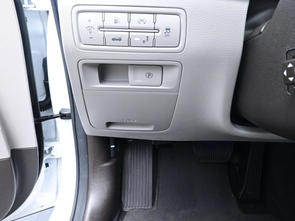 Used 2020 Genesis G80 3.8 RWD image 16