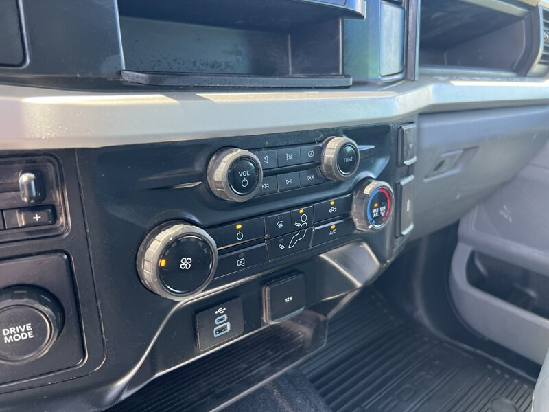 Used 2023 Ford F550 Luxury RWD image 21