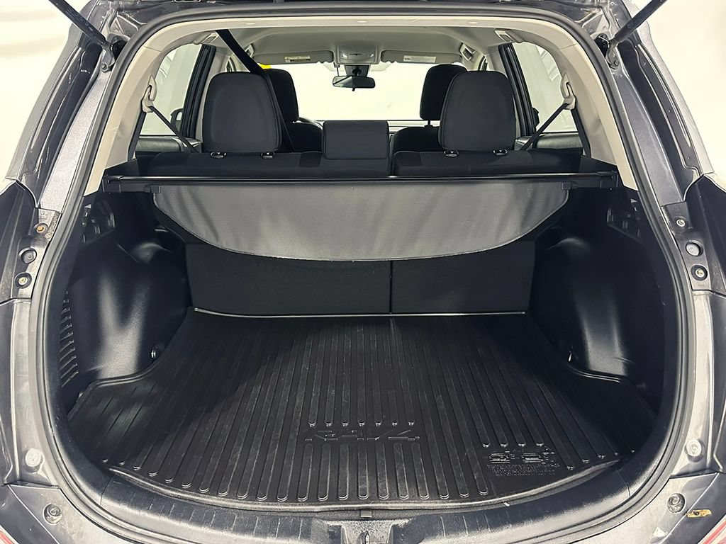Used 2018 Toyota RAV4 LE w/ All Weather Liner Package AWD/4WD image 4