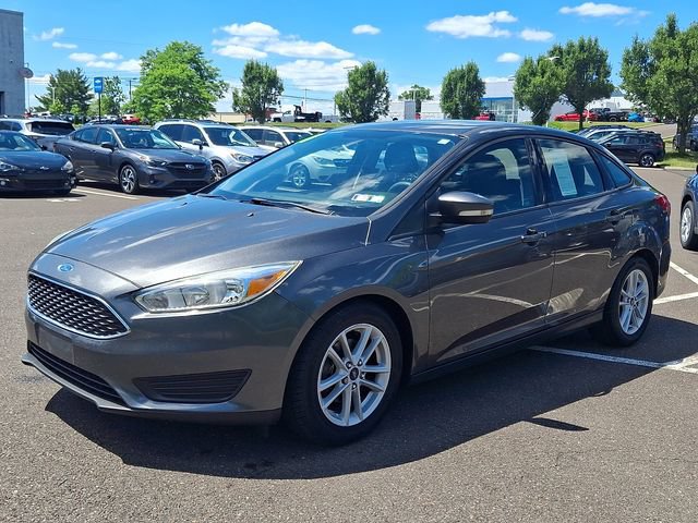 Used 2017 Ford Focus SE FWD image 3